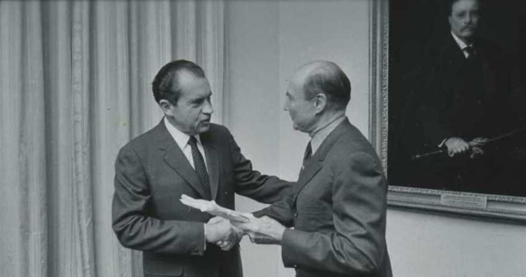 Screenshot_2022-01-13_at_19-02-02_Nixon_Contact_Sheet_WHPO-2570__cropped__jpg__JPEG_Image__870___566_pixels_